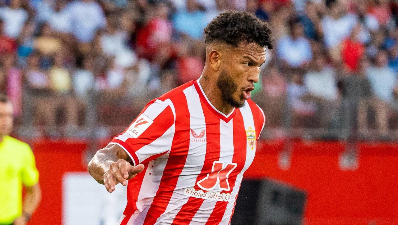 Luis Suárez es seguido de cerca por los goles de Panichellli