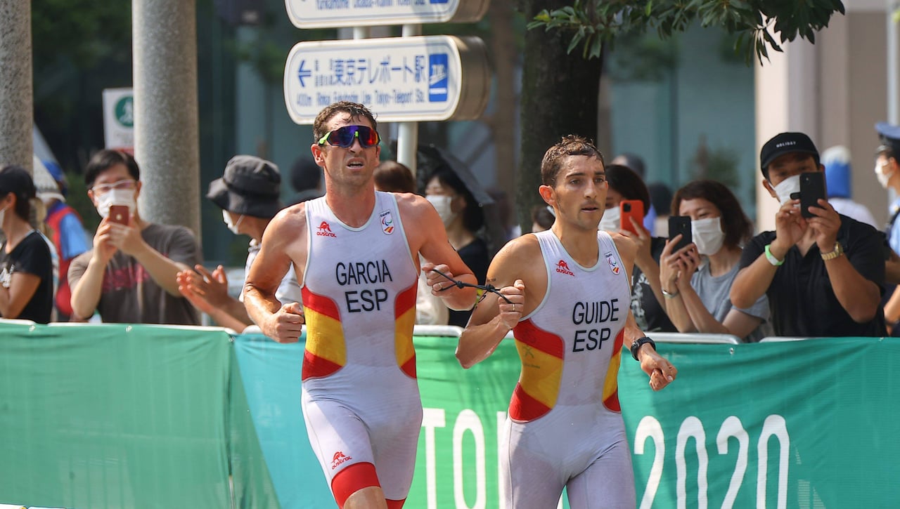 Las aguas del Sena retrasan el triatlçon olímpico