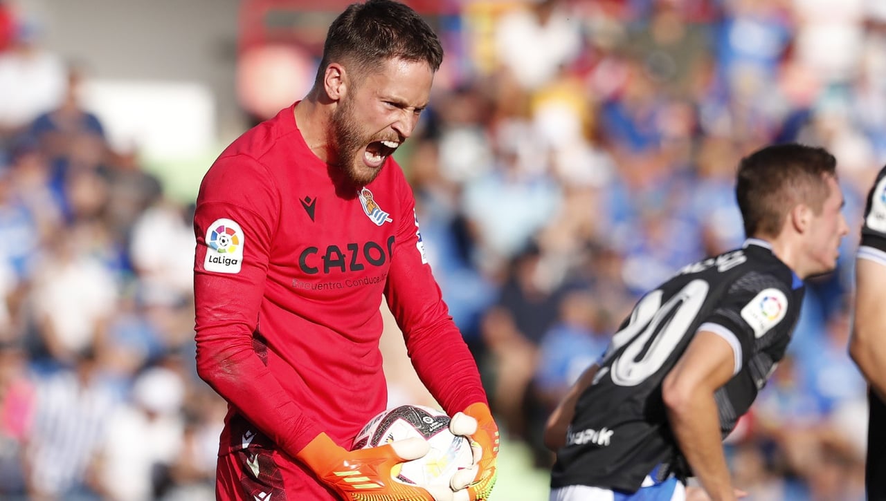 Remiro empata con Arconada en la portería de la Real Sociedad