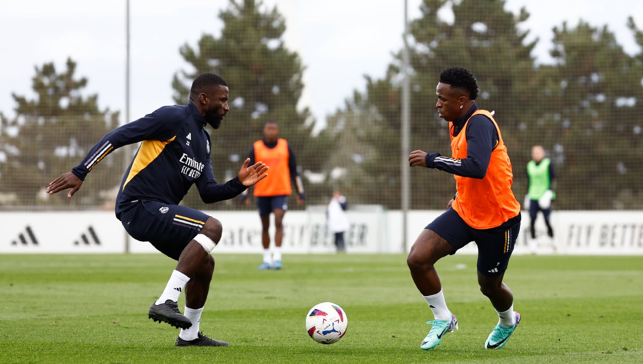 La conversación entre Martínez Munuera y Vinicius