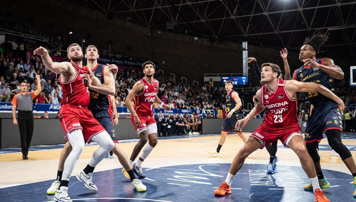 Mete una canasta "de 30 metros" en la ACB y monta el lío