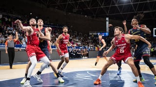 Mete una canasta "de 30 metros" en la ACB y monta el lío