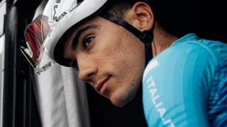 Juan Ayuso y Enric Mas unen fuerzas para triunfar en el mismo equipo