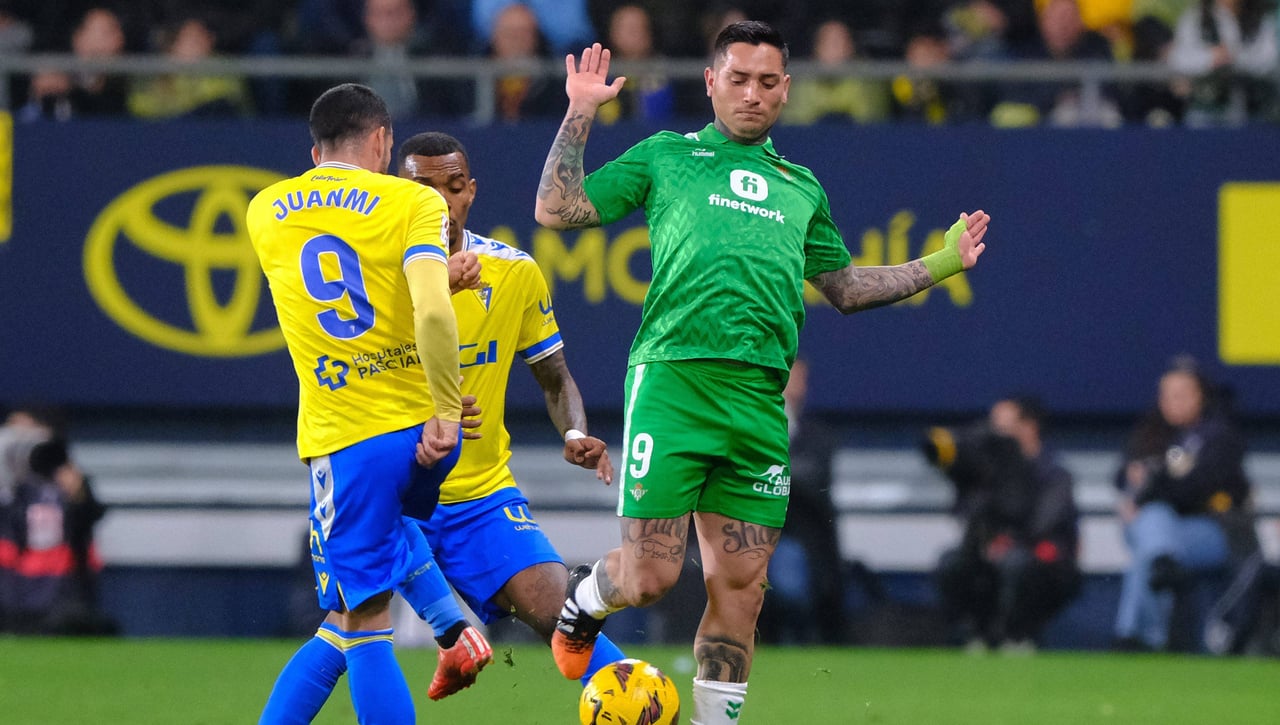 Vuelve este viernes a casa, sigue soñando y habla de su futuro en el Betis