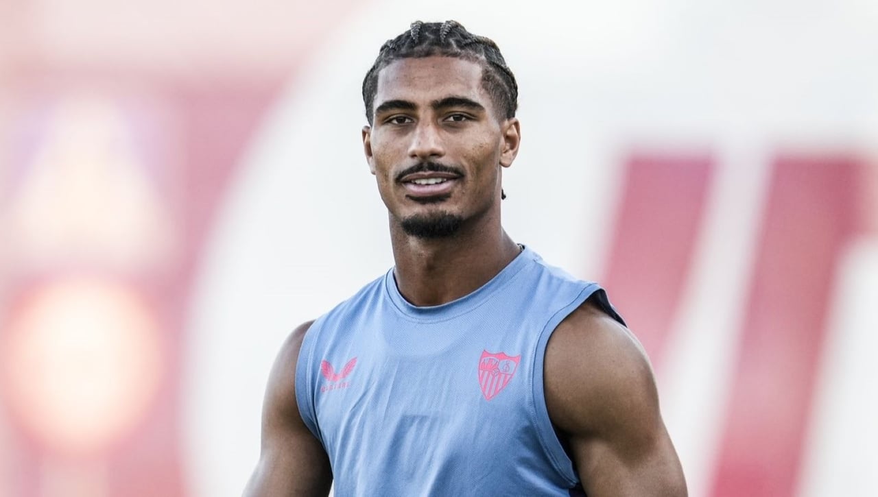 El Sevilla espera y Badé deja claro su deseo