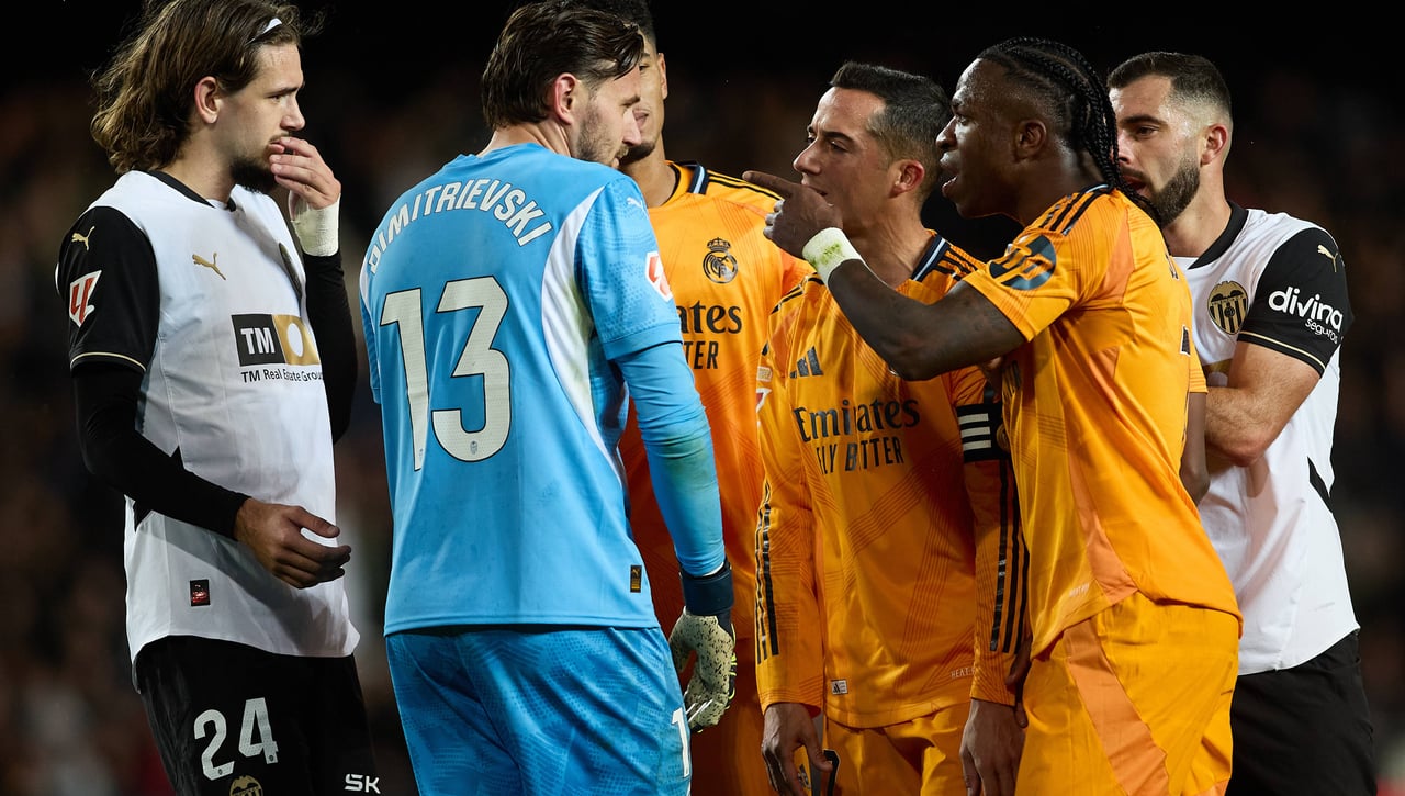 La Liga se pronuncia ante los insultos a Vinicius Jr.