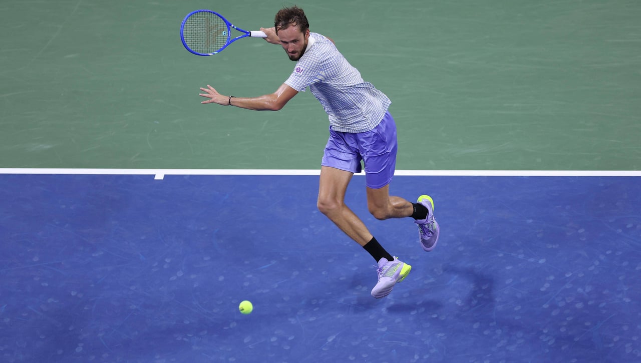 Medvedev remonta para seguir soñando con Turín