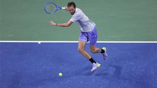 Medvedev remonta para seguir soñando con Turín