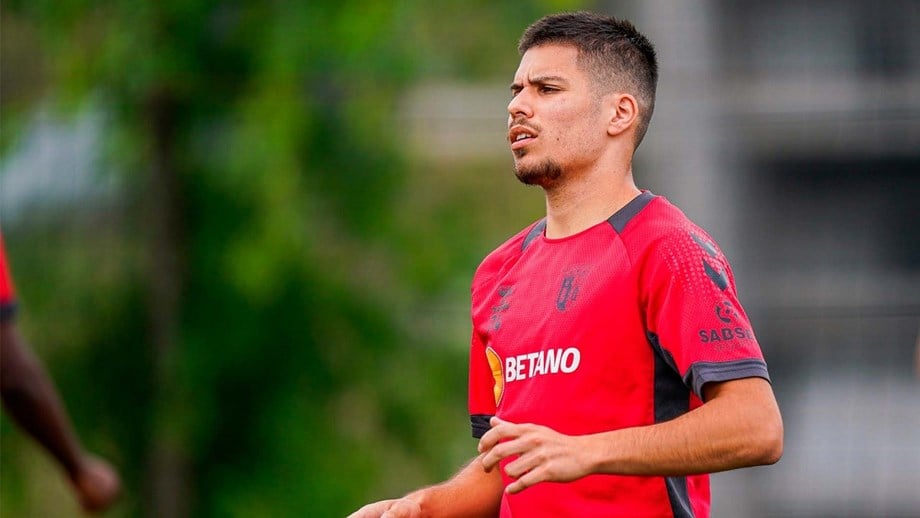 El Almería quiere fichar a un jugador polivalente... para cubrirse de una posible sensible salida