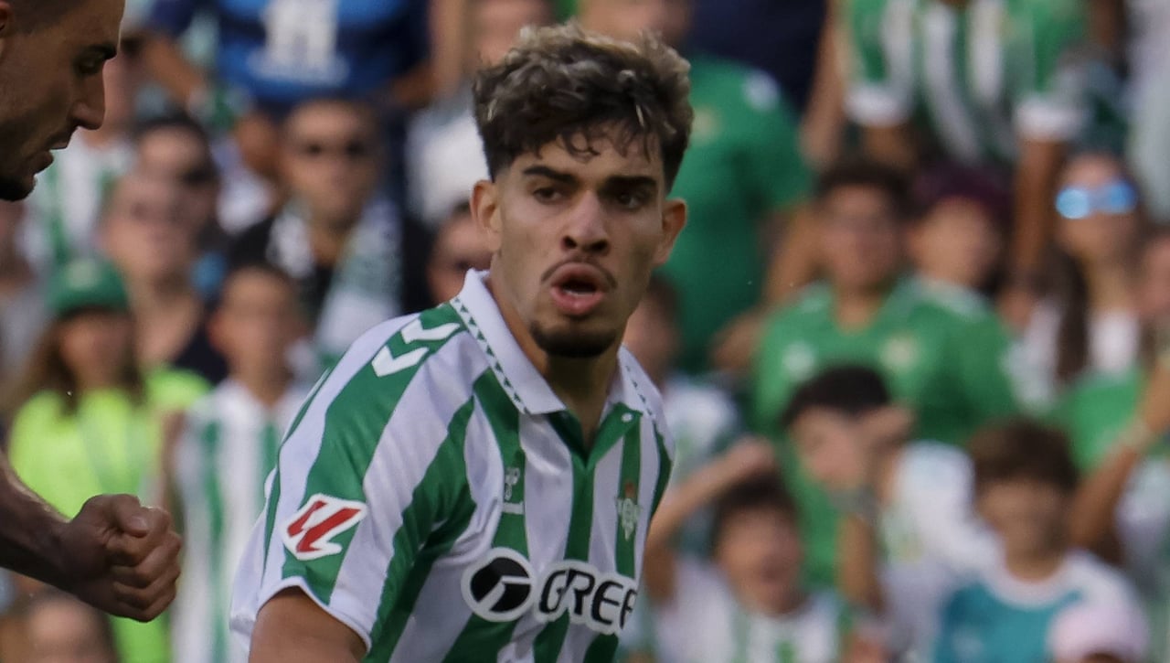 El Betis confirma que rechazó ofertas por Ez Abde