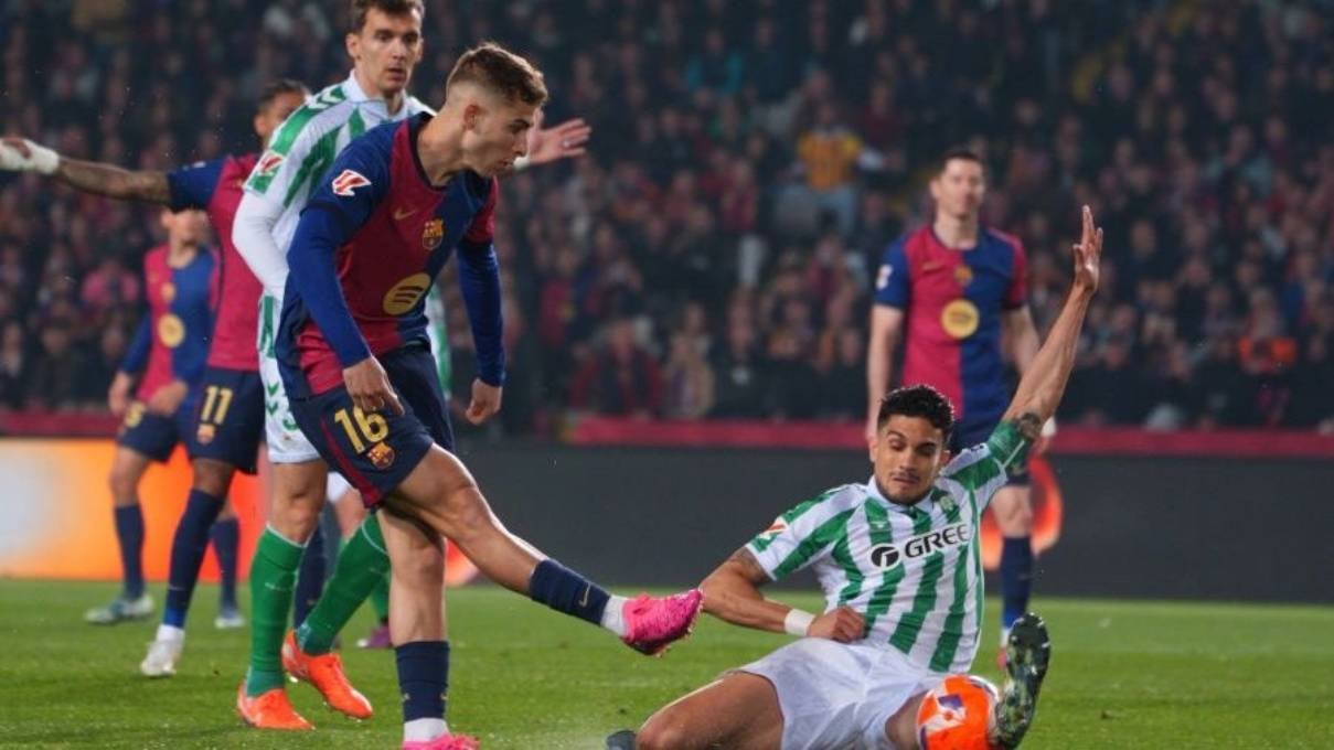 Bartra, con su renovación 'aplazada', da su sitio a la dirección deportiva