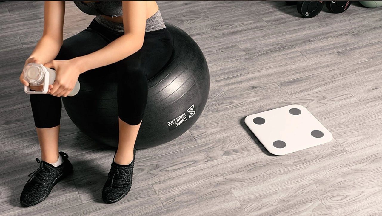 La báscula inteligente con app móvil que te ayudará a bajar de peso después de Navidad