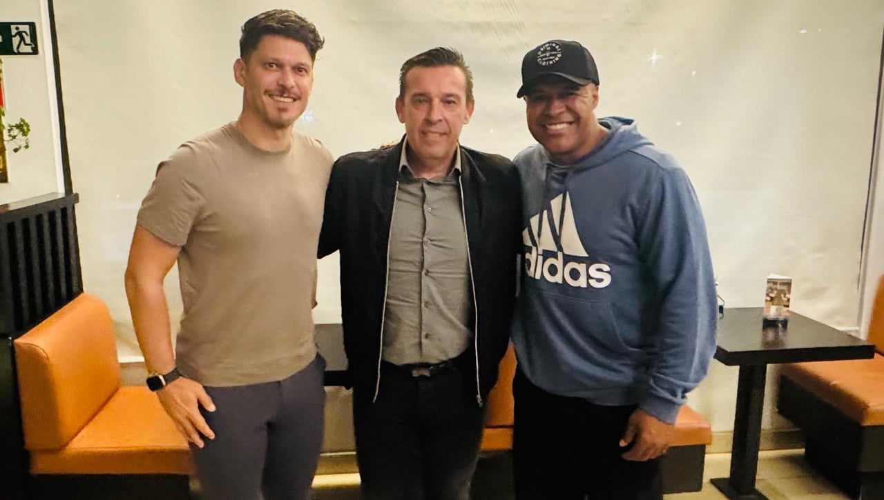 Reencuentro histórico en el viaje a Brasil de Juanjo Cañas, exfutbolista del Betis y actual 'scout' en la secretaría técnica 