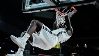 Anadolu Efes - Real Madrid, resultado y resumen en directo del partido de Euroliga 2024-2025 