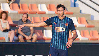 Salió del Valencia por recomendación de Rubén Baraja y ahora destaca en Segunda División