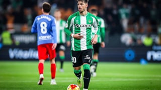 La afición bética sentencia el futuro de Lo Celso: "Se pasea por el campo"