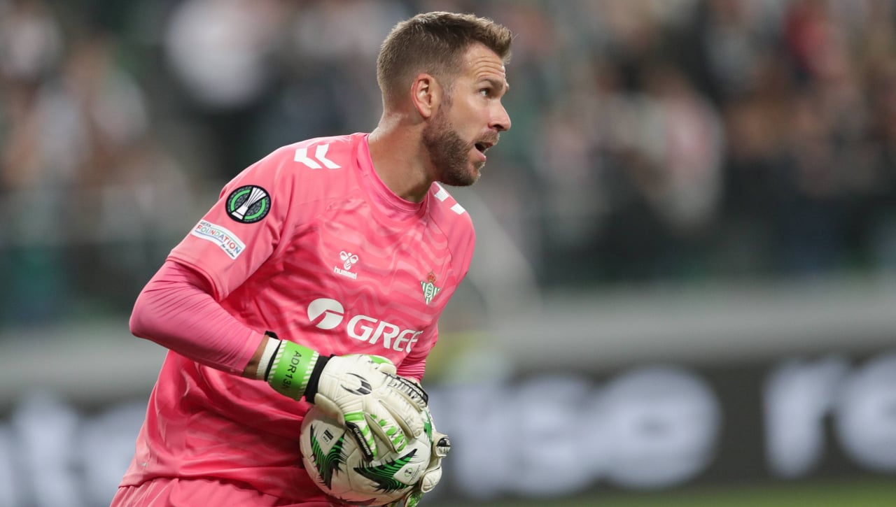 Adrián avala a los futuros 'refuerzos' de la portería bética