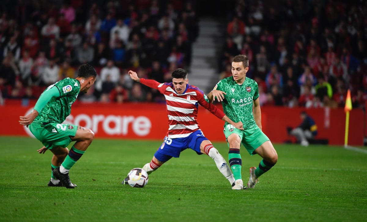 Carlos Neva pide "espabilar" a sus compañeros