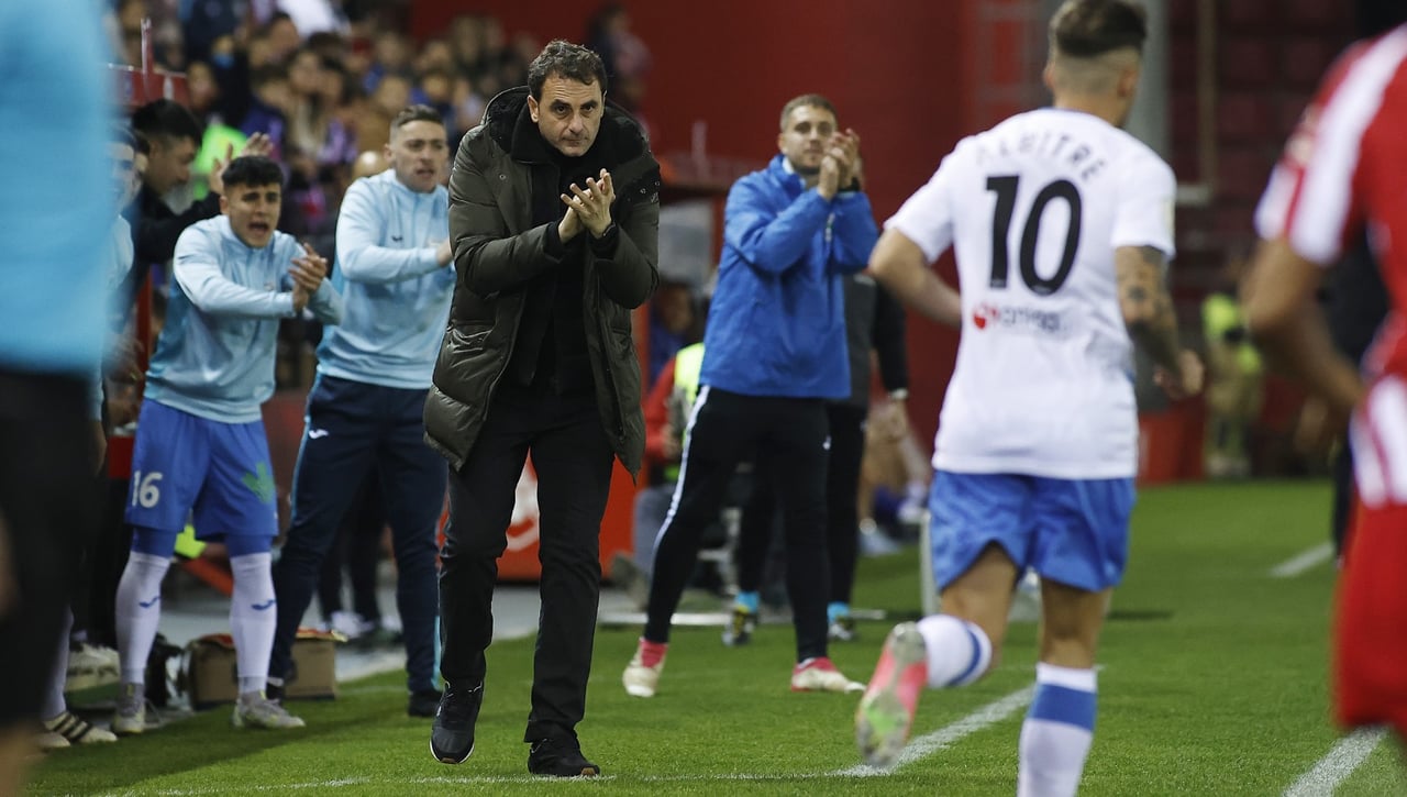 La 'destitución', "cubata en mano", del técnico del Almazán tras caer en Copa contra el Atleti