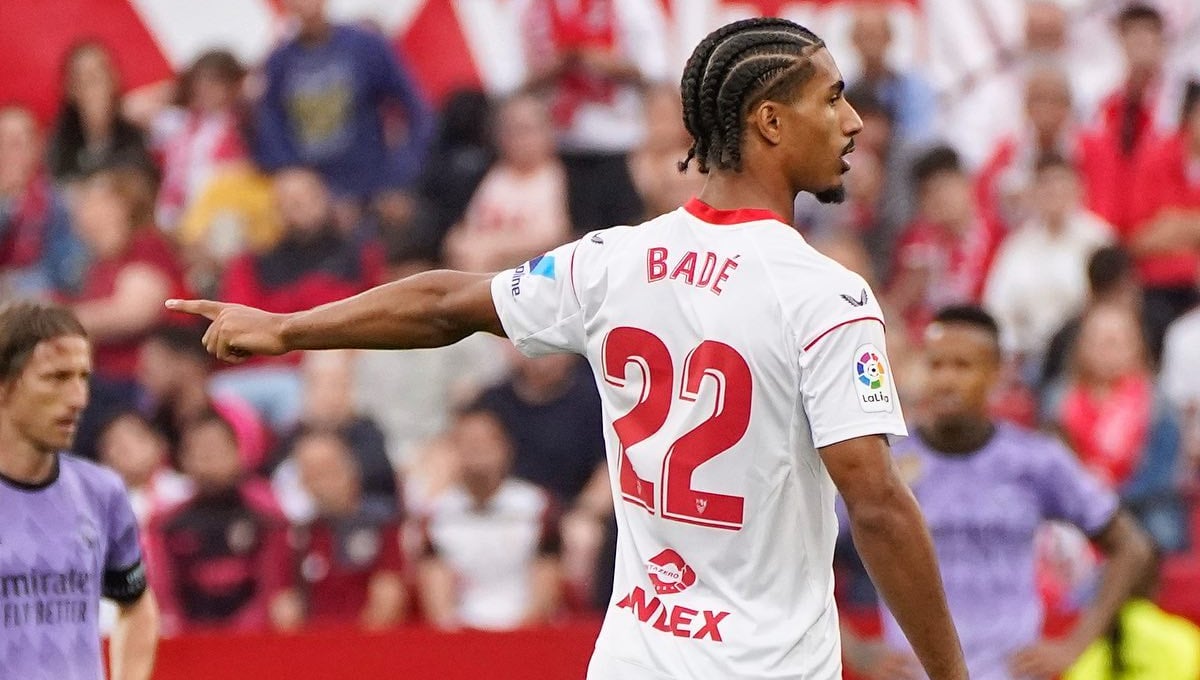 La cláusula de Badé, último fichaje de Monchi, y un mediático escaparate 