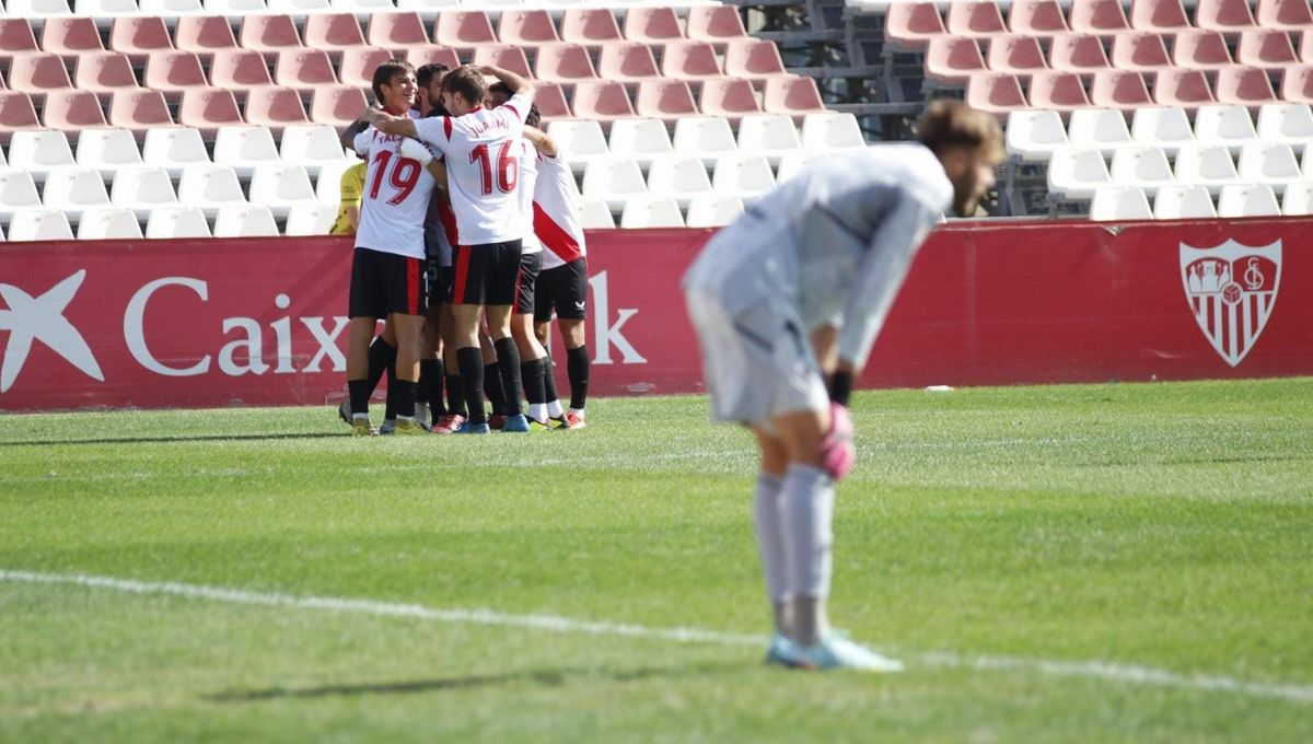 Sevilla Atlético 1-0 Recreativo Granada: 'Sintes' y padecen