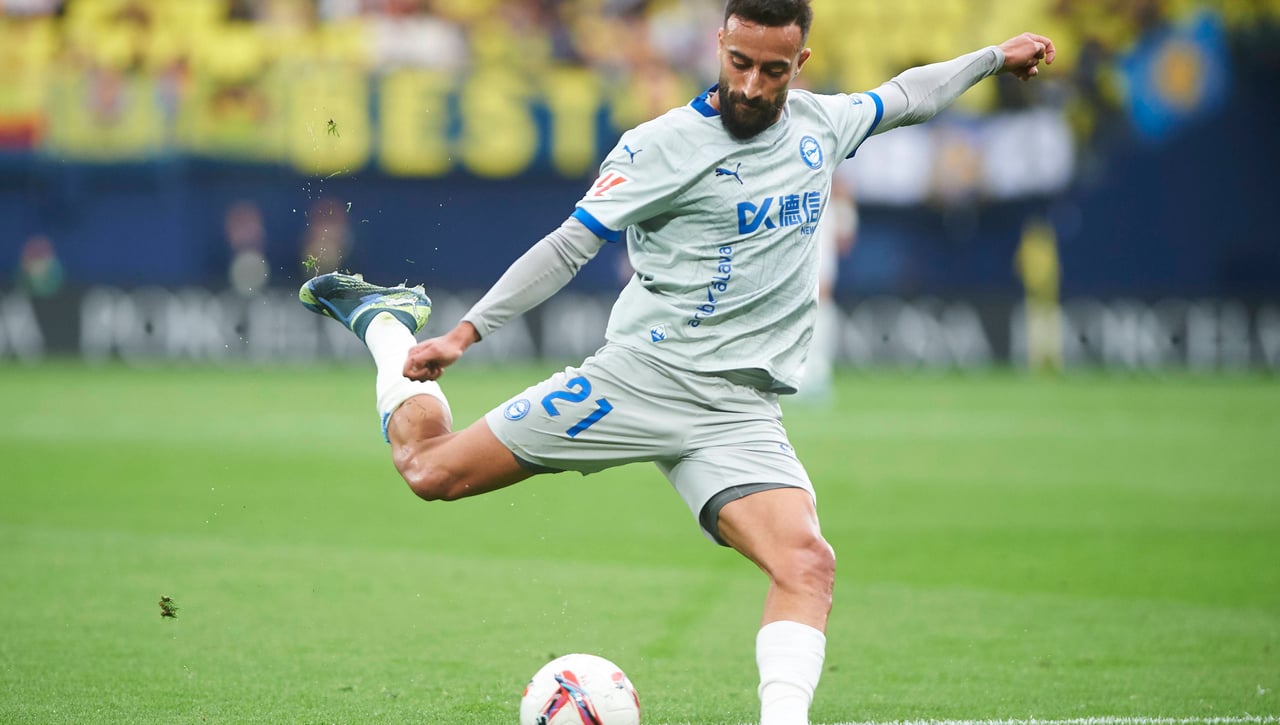 Anuncio oficial del Alavés sobre Abde Rebbach