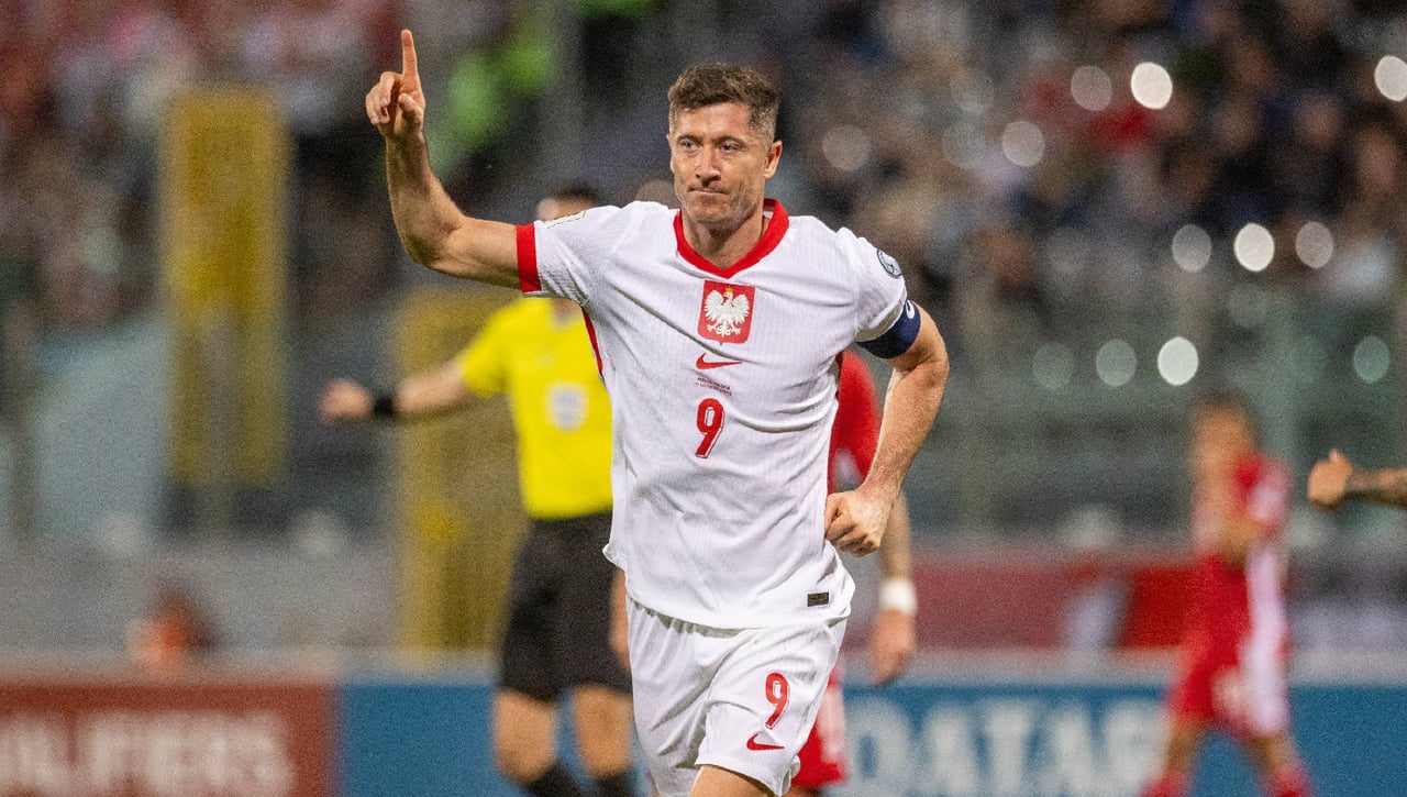 Lewandowski reflexiona sobre su futuro mientras el Fenerbahçe presiona para ficharlo