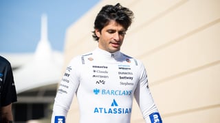 La fiabilidad de Carlos Sainz contrasta con las dudas de Aston Martin