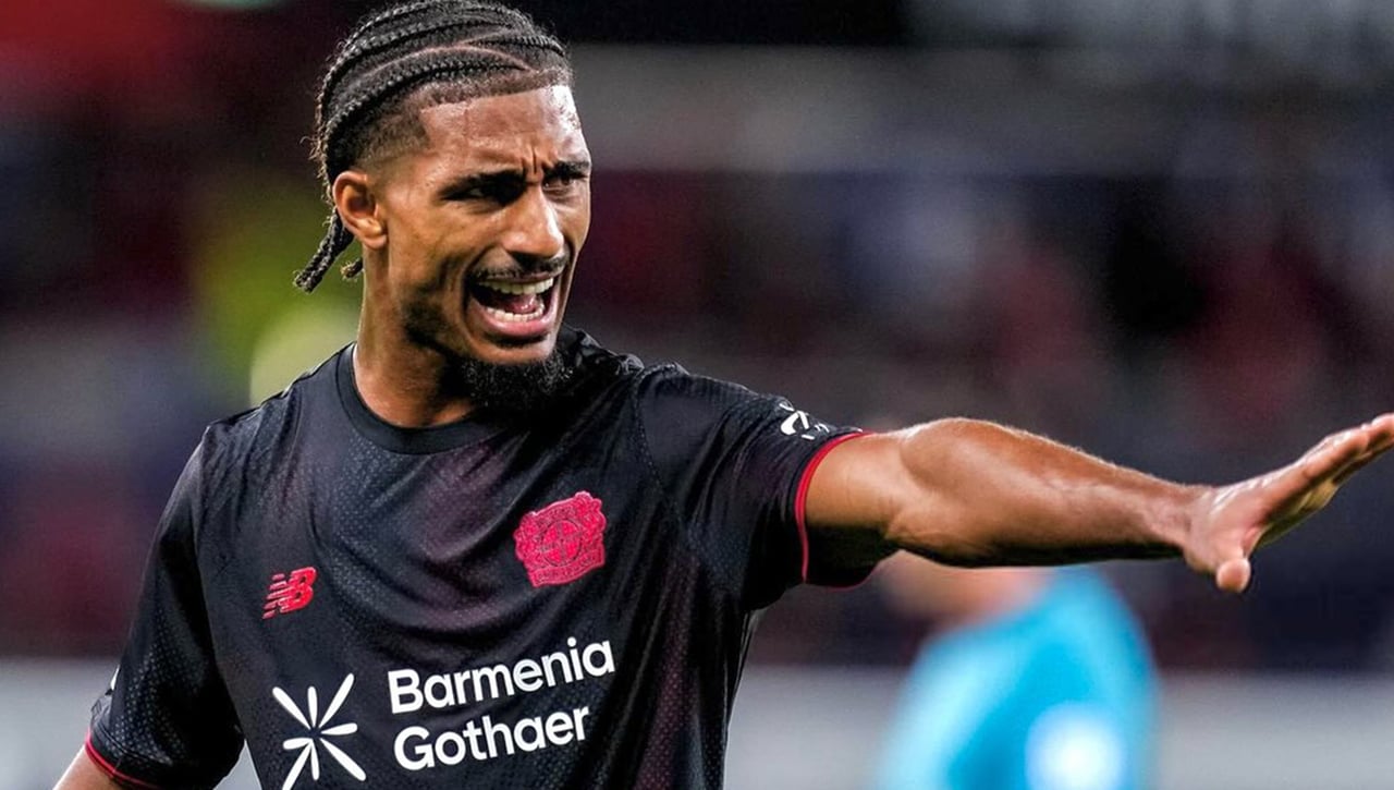 Golpe en la mesa de Badé tras salir del Sevilla