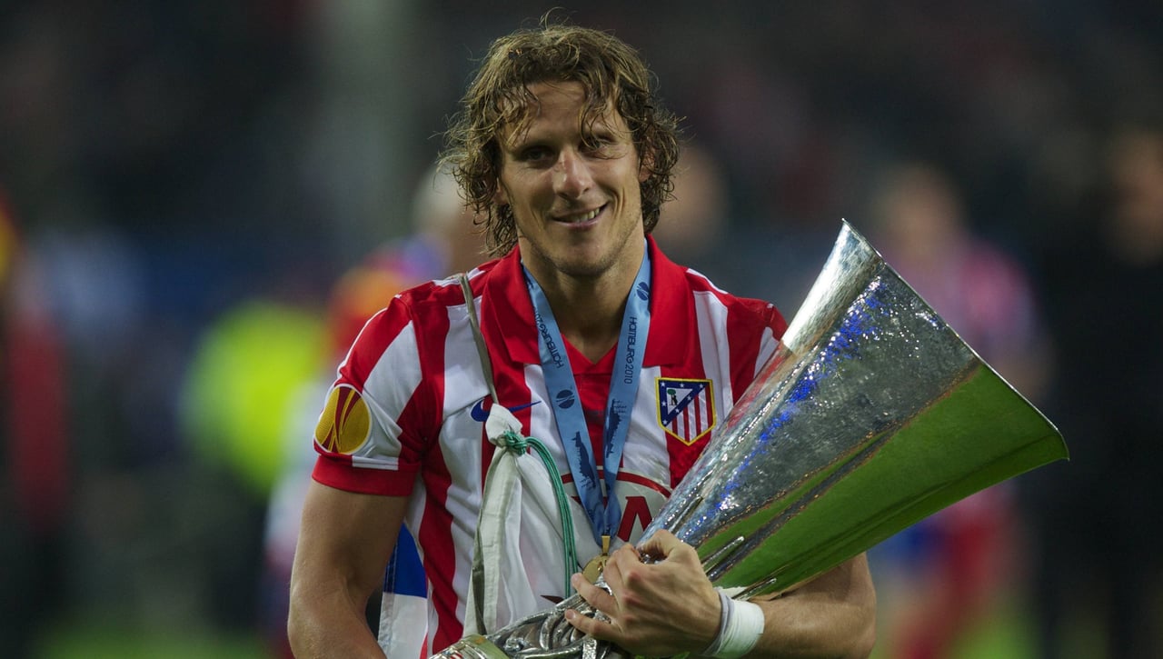 Diego Forlán: la difícil decisión entre Valencia y Atlético