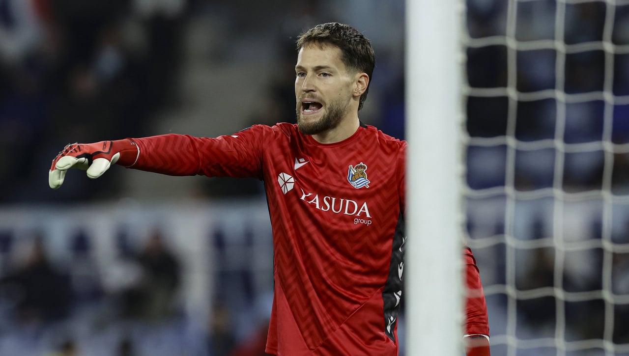 Remiro corre el riesgo de perder su sitio en la Selección Española