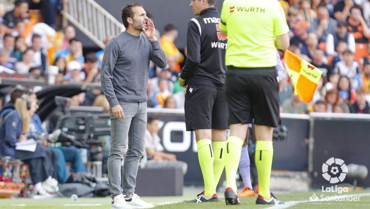 La respuesta del Valencia, Baraja y LaLiga a los insultos racistas a Vinicius