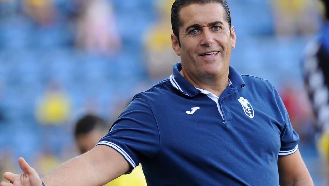 El 'Cacique' Medina ya es historia: el Granada ficha a Sandoval