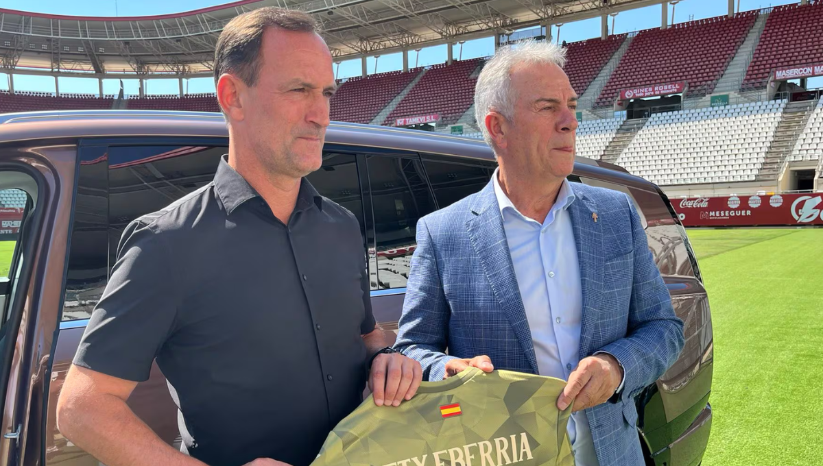 El nuevo equipo de Joseba Etxeberria