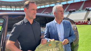 El nuevo equipo de Joseba Etxeberria