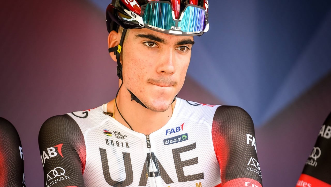 Juan Ayuso, invitado a salir