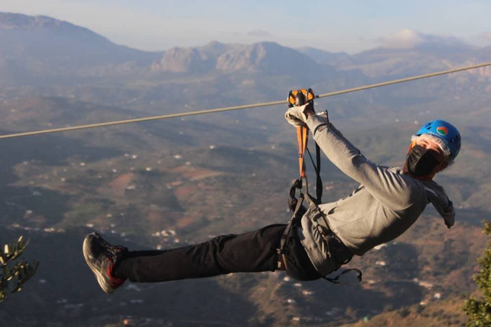 La tirolina más larga de España y donde puedes dormir, en Andalucía
