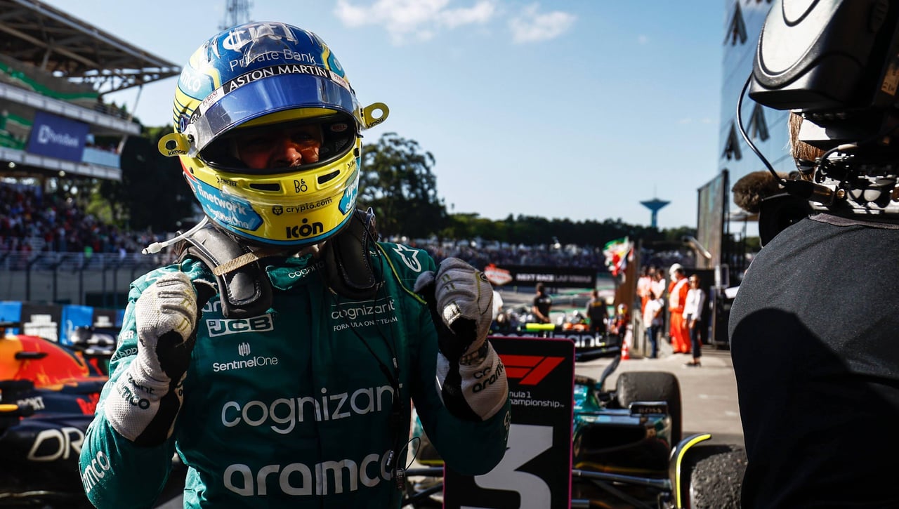 Fernando Alonso lo confiesa: estuvo a punto de tirar la toalla con 'Checo' Pérez, pero algo lo evitó