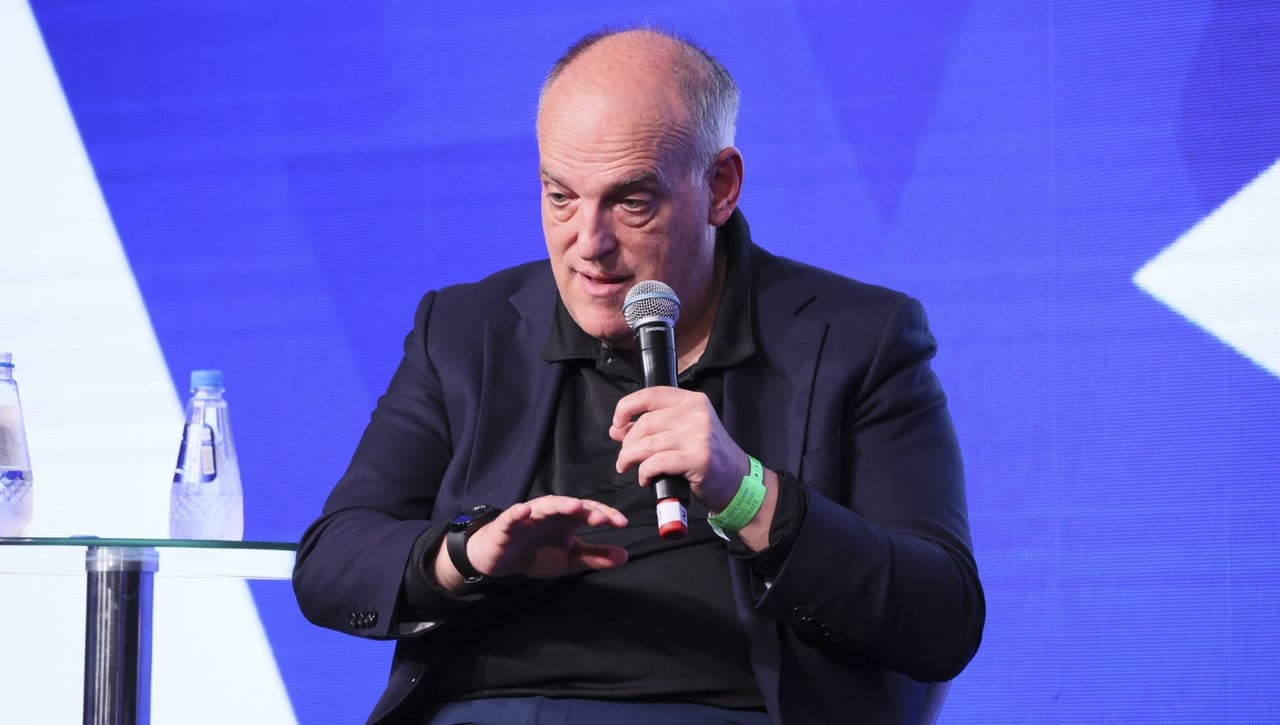 Competencia reprocha a LaLiga la venta de los derechos televisivos