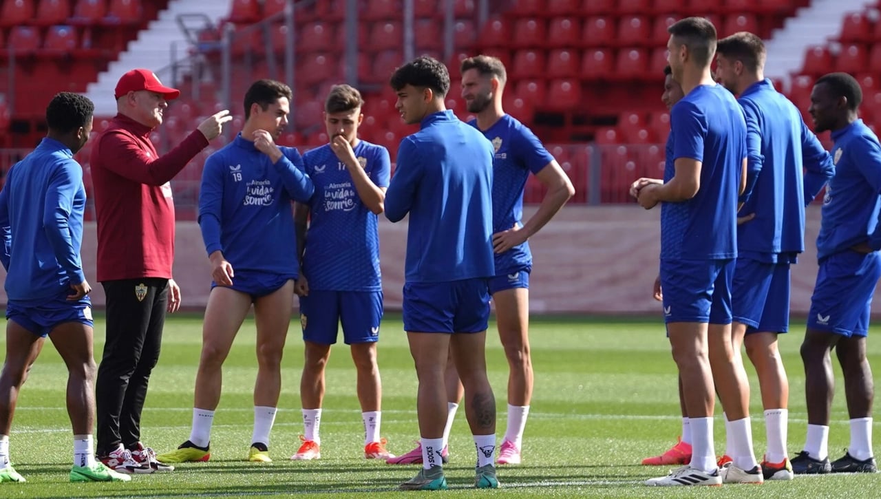 Pepe Mel le abre la puerta a su futuro