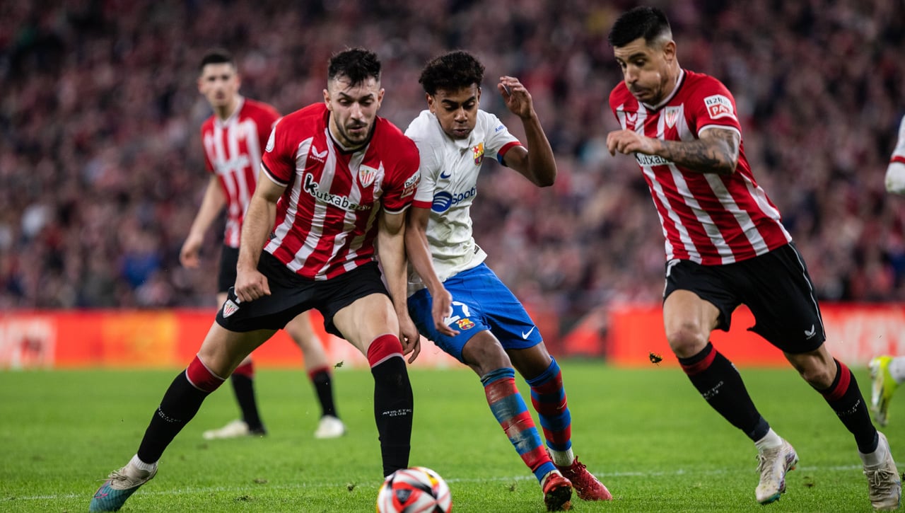 Ovación para Paredes sin los aplausos de Muniain, Yuri y De Marcos