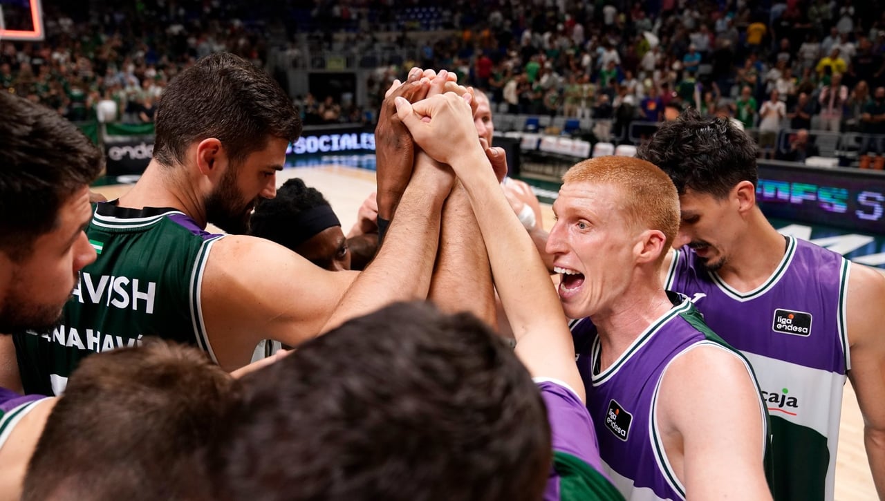 Unicaja se hace fuerte en el Carpena y remonta ante Gran Canaria