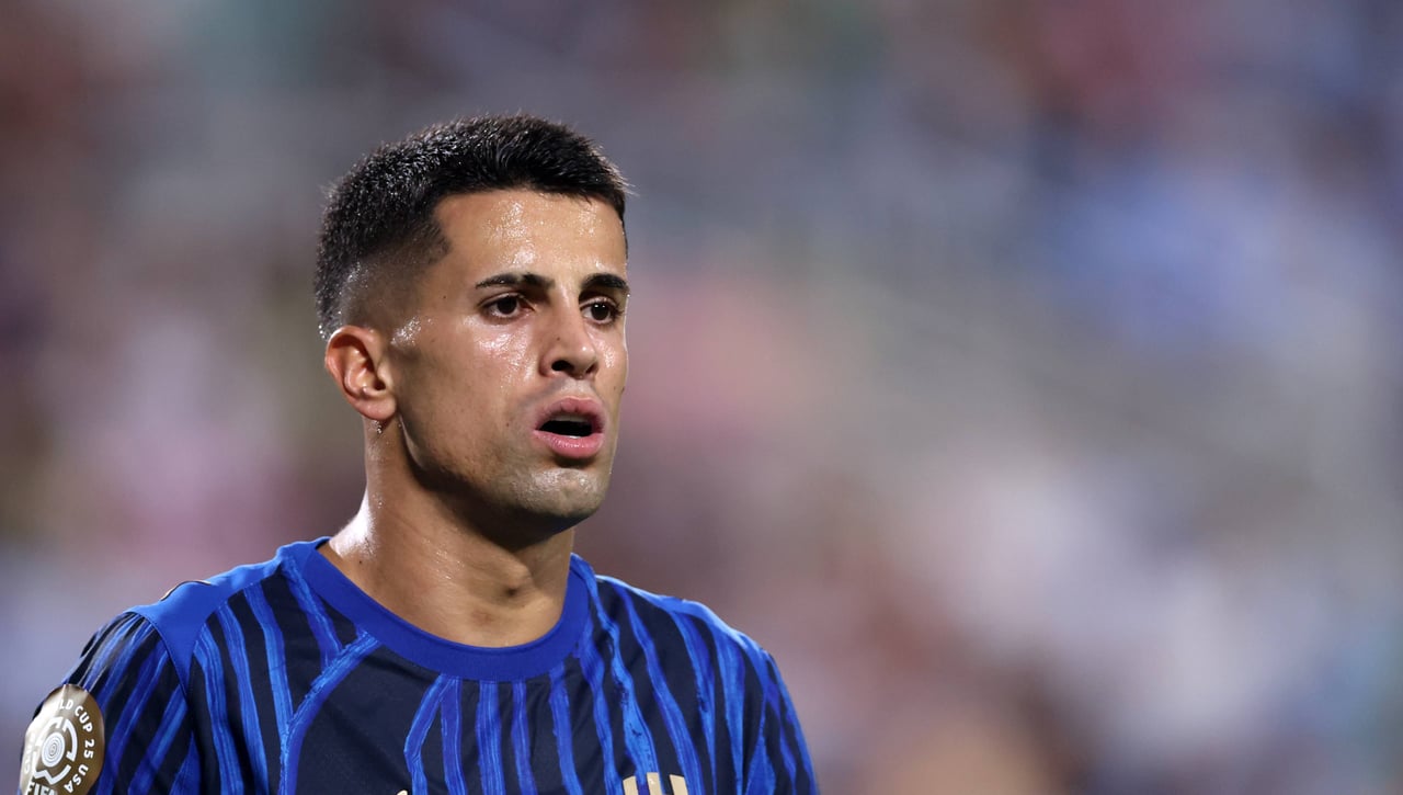 Cancelo busca una salida urgente de Arabia Saudí