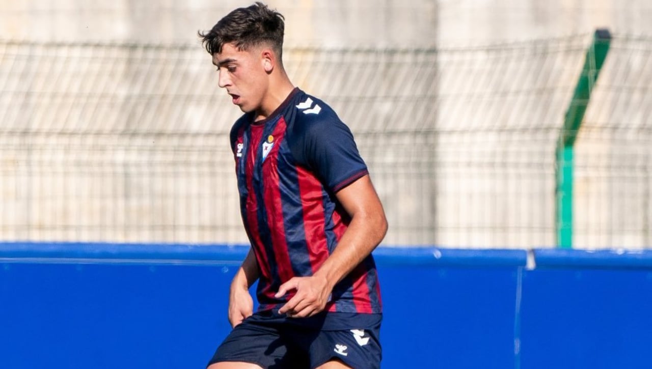 El Athletic anuncia el fichaje de un central