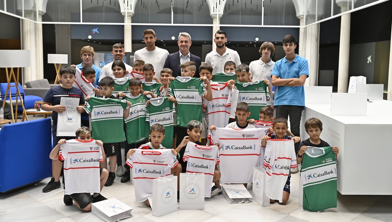 Se viene el derbi más solidario, gracias a Caixabank, Fundación Alalá, Sevilla FC y Real Betis