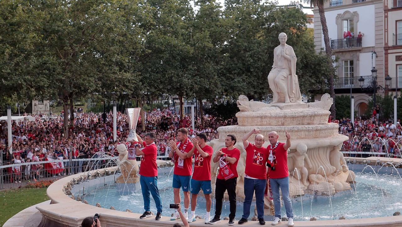 Felicita... y abre paraguas