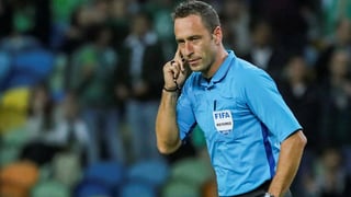 Una de cal y otra de arena con el árbitro que pitará al Sevilla ante el Manchester United