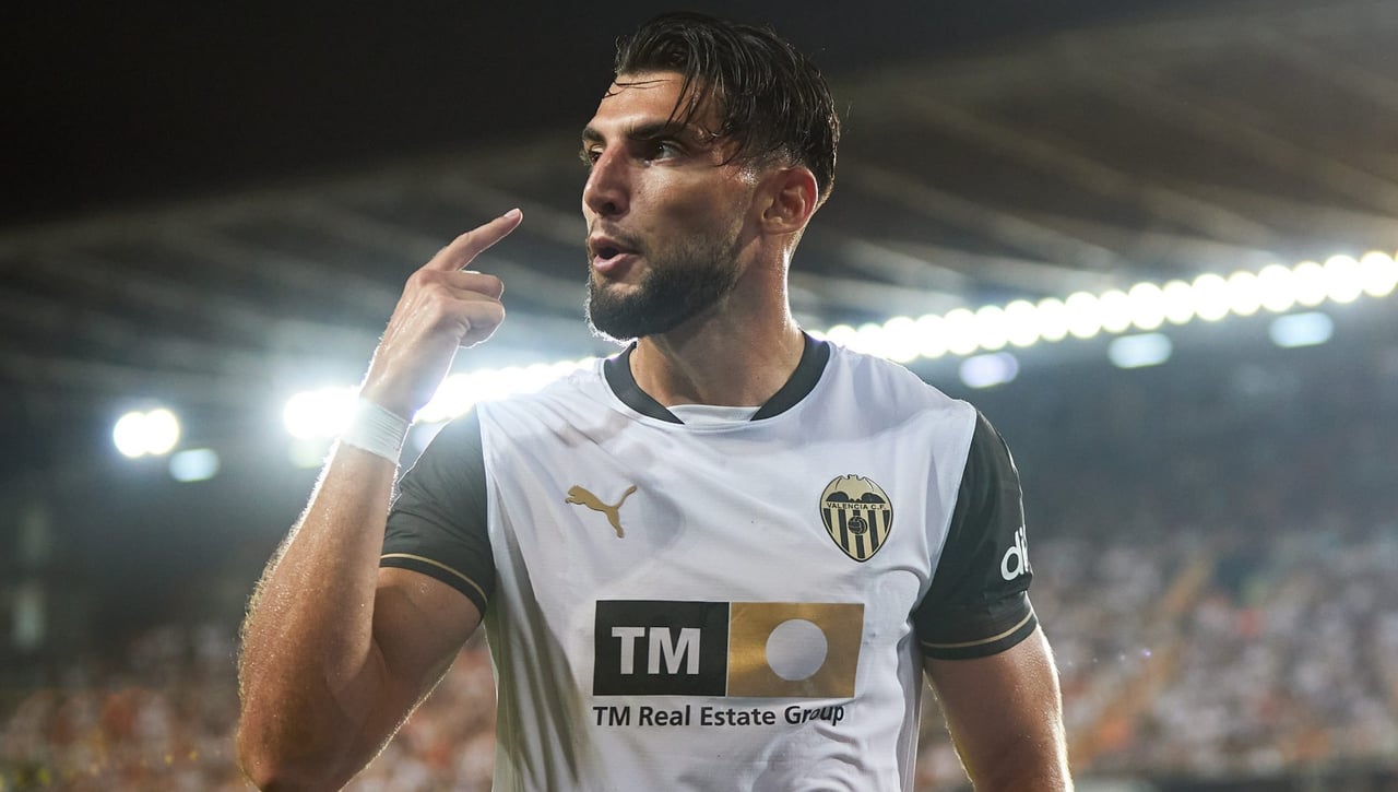 Rafa Mir no arranca y vuelve a ser baja en el Valencia