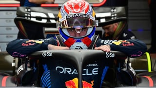 Mercedes vuelve a la carga con Verstappen