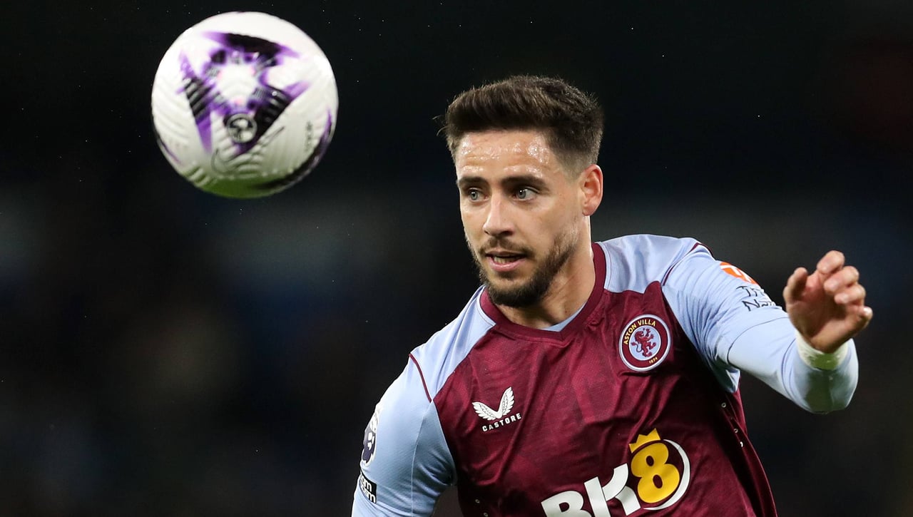 El deseo de volver de Álex Moreno y la 'tormenta perfecta' en Aston Villa y Betis